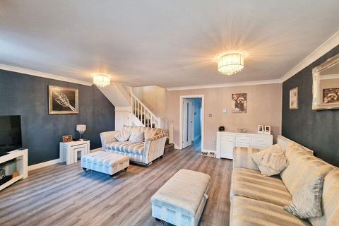 2 Cherry Tree Close, Grays, RM17 6JA