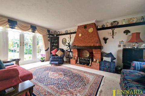 2 Badgers Mount, Orsett, Grays, RM16 3JB