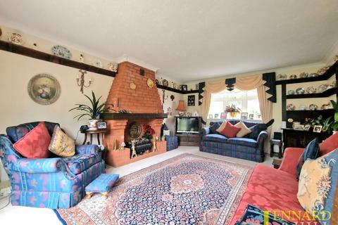 2 Badgers Mount, Orsett, Grays, RM16 3JB