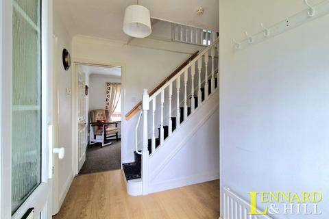 14 Bromley, Grays, RM17 6LE