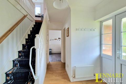 14 Bromley, Grays, RM17 6LE