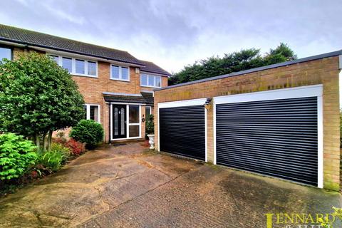 2 Dartview Close, Grays, RM17 5TL
