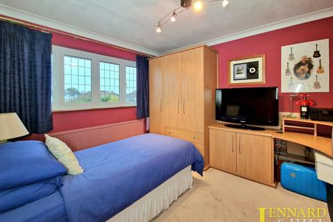 2 Dartview Close, Grays, RM17 5TL