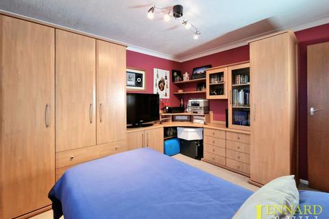 2 Dartview Close, Grays, RM17 5TL