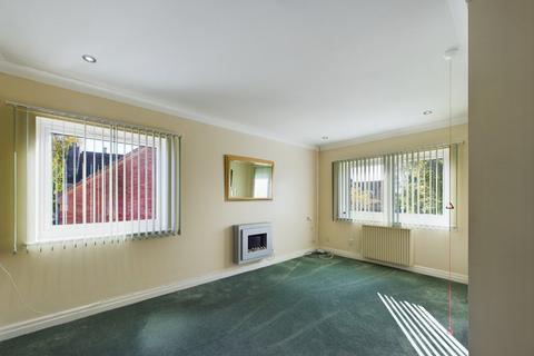 2 bedroom flat for sale, Kings Mill Road, Driffield, YO25 6FQ