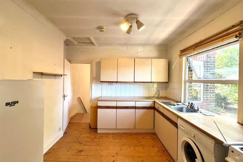 1 bedroom flat to rent, Coppermill Lane, London E17