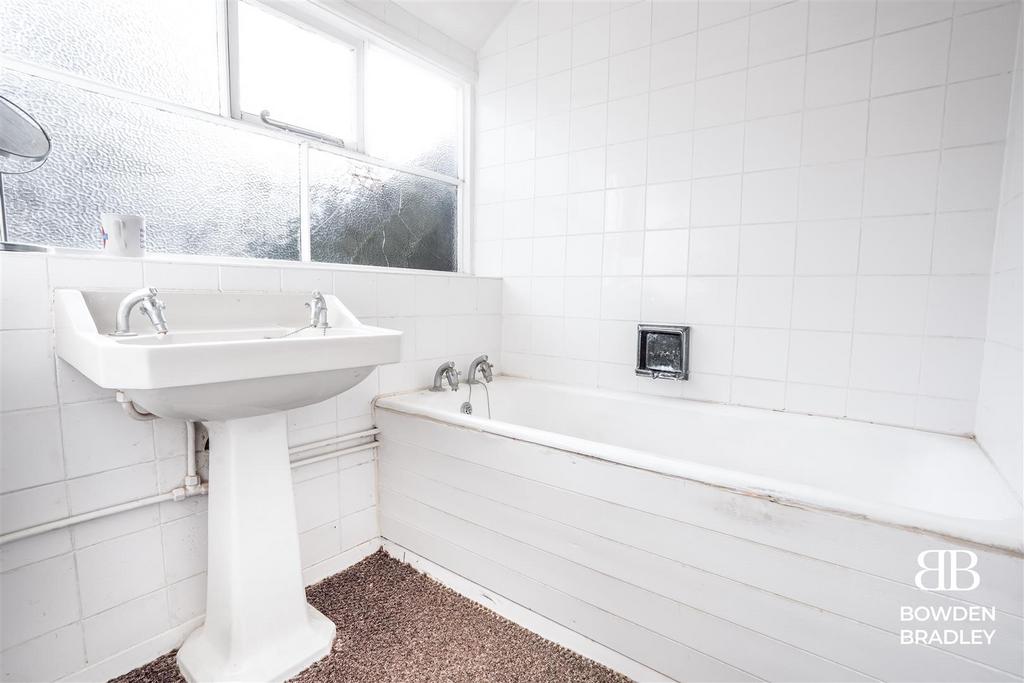 Bathroom 1 (A).jpg