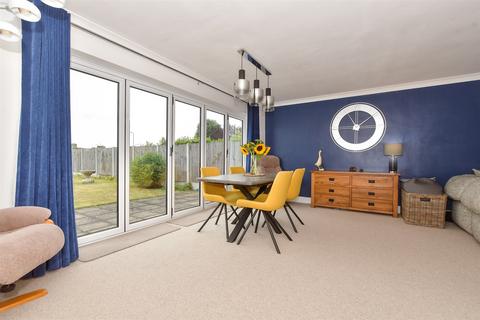 3 bedroom detached house for sale, Daryngton Avenue, Birchington, Kent