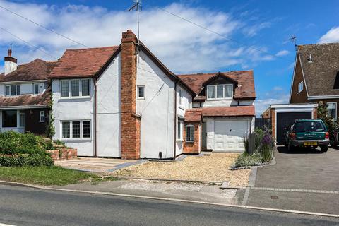 4 bedroom detached house to rent, Evesham Road, Astwood Bank, Redditch