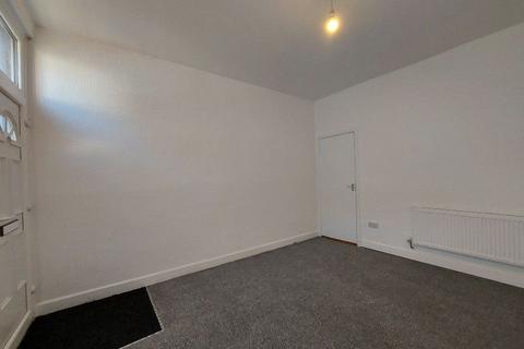 3 bedroom terraced house to rent, Grey Street, Burnley BB10