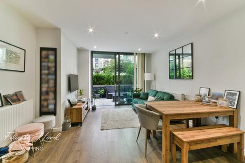 2 bedroom apartment for sale, Bridle Mews, London, E1