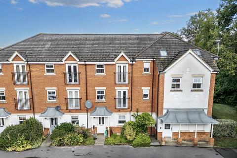 3 bedroom terraced house for sale, Rossby, Reading RG2