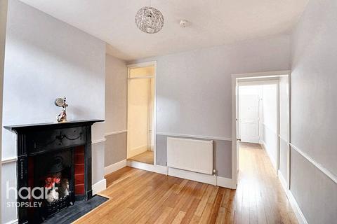 2 bedroom terraced house for sale, Ridgway Road, Luton