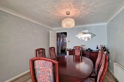 4 bedroom detached house for sale, Bromley, Grays RM17