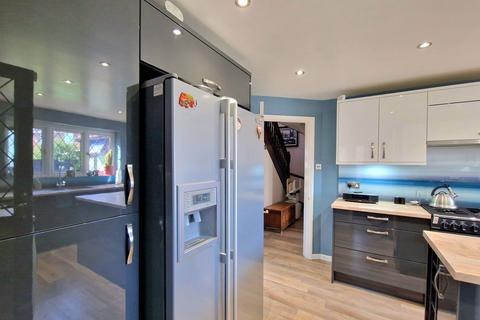 3 Bromley, Grays, RM17 6LE