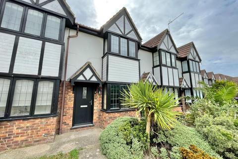 2 bedroom terraced house to rent, James Avenue, Skegness PE25