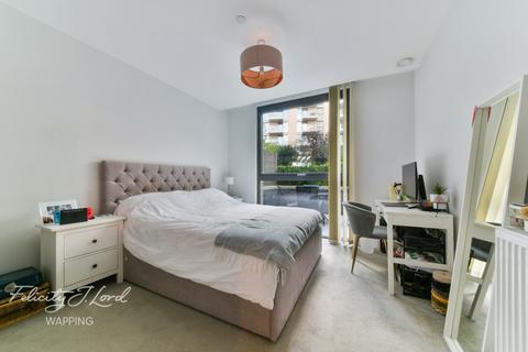 2 bedroom flat for sale, Bridle Mews, London, E1