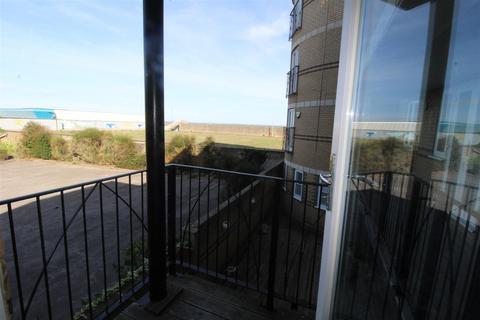 2 bedroom house for sale, windmill court, Broadway, Sheerness