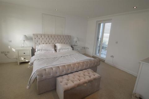 3, Windmill Court Broadway, Sheerness, ME12 1TF