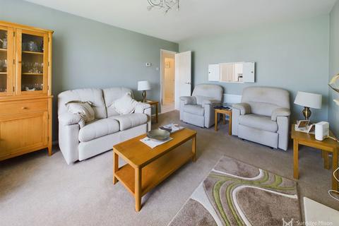 8 Durrell Close, Eastbourne, BN23 7AN