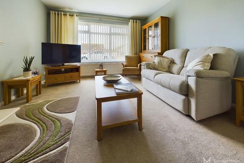 8 Durrell Close, Eastbourne, BN23 7AN