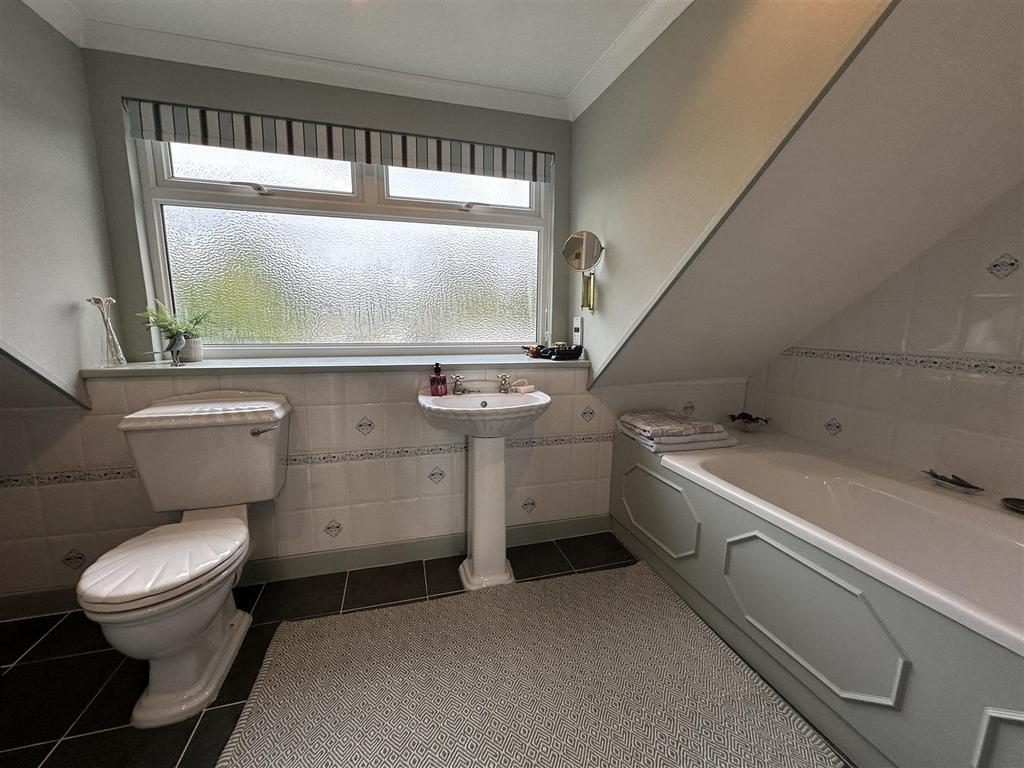 En suite bathroom