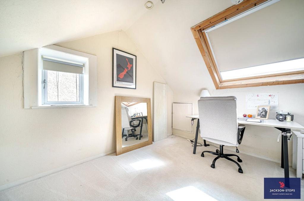 Bedroom 3/Study