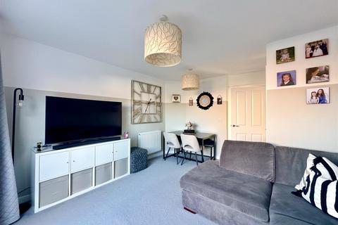 19 The Circle, Great Blakenham, Ipswich, IP6 0FD