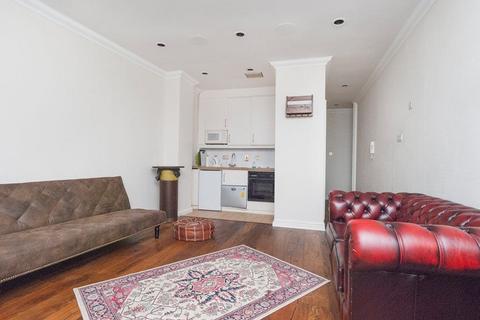 Studio to rent, 1926L North Bank Street, Edinburgh, EH1 2LP