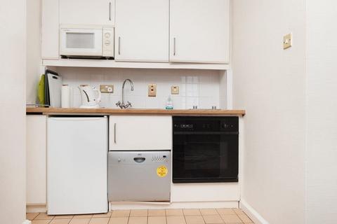 Studio to rent, 1926L North Bank Street, Edinburgh, EH1 2LP