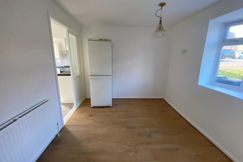 3 bedroom end of terrace house to rent, Perry Mead, Enfield EN2