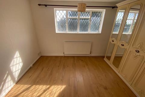 3 bedroom end of terrace house to rent, Perry Mead, Enfield EN2