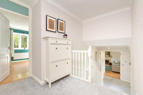 25 Abercorn Close, South Croydon, CR2 8TG