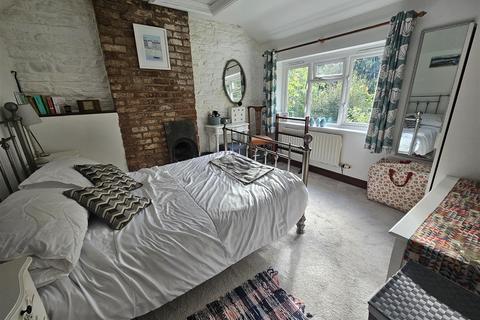 22 George Road, Knighton, LD7 1HF