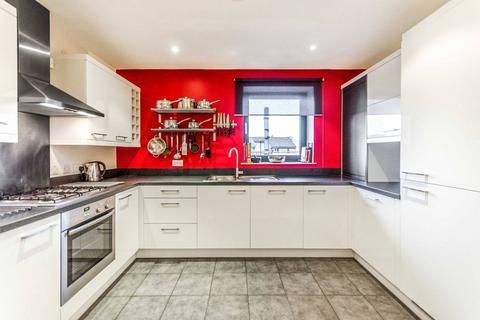 2 bedroom flat for sale, Hornsey Street, Holloway, London, N7