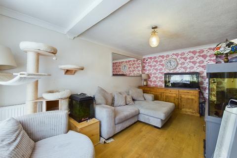 1 bedroom flat for sale, Peartree Close, South Ockendon, Essex, RM15