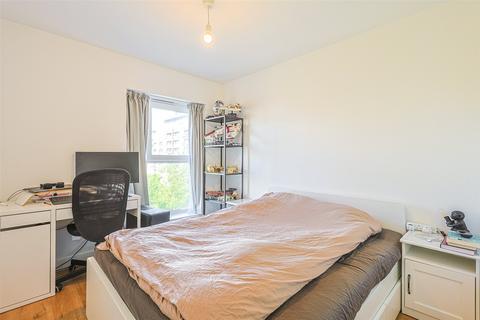 2 bedroom apartment for sale, Beaufort Square, London, NW9