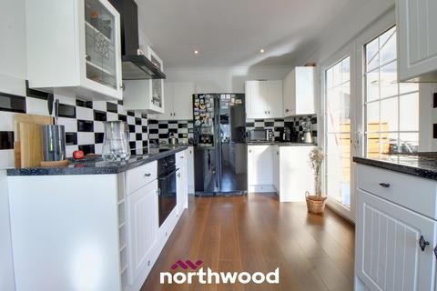 22 Alwyn Road, Thorne, Doncaster, DN8 5JQ