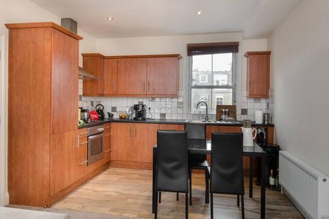 2 bedroom flat to rent, Burntwood Lane, Earlsfield, London, SW17