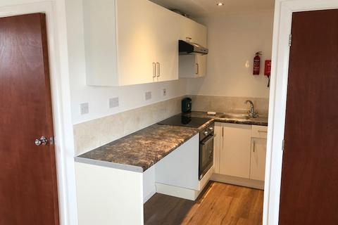 Studio to rent, Park Road, Ilford, IG1