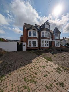 3 bedroom semi-detached house to rent, Ellis Road, Clacton-On-Sea CO15