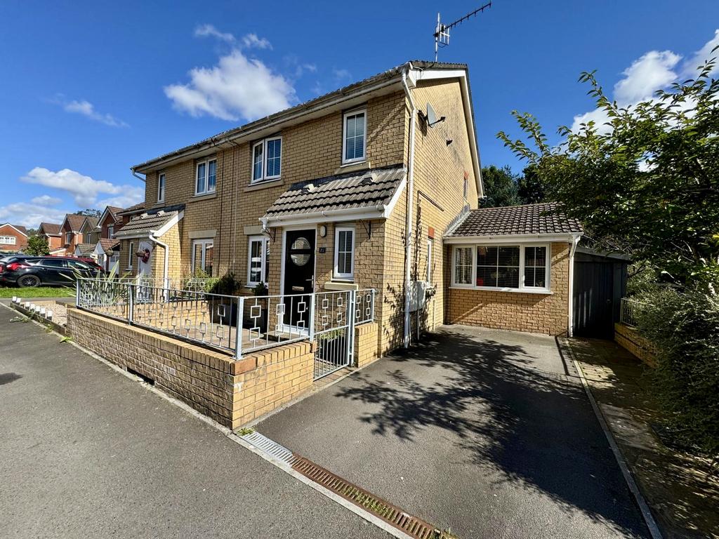 Pentrebach, Merthyr Tydfil CF48 3 bed semidetached house for sale £