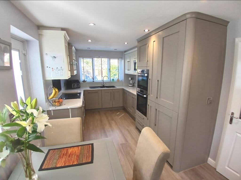 Dining kitchen