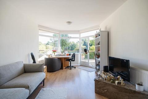 1 bedroom flat for sale, Vale Of Health,  Hampstead,  NW3,  NW3