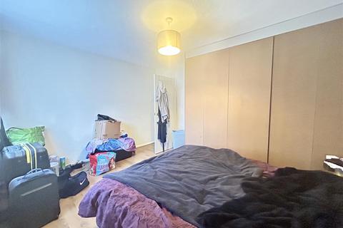 2 bedroom apartment to rent, Potters Field, Harlow