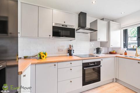 31 Horseshoe Crescent, Burghfield Common, Reading, RG7 3XW