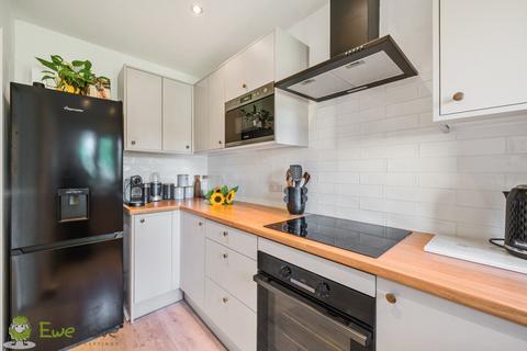31 Horseshoe Crescent, Burghfield Common, Reading, RG7 3XW