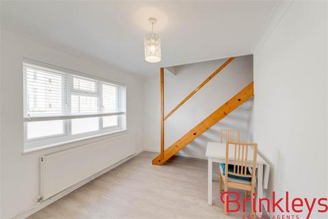 2 bedroom maisonette to rent, Acacia Grove, London