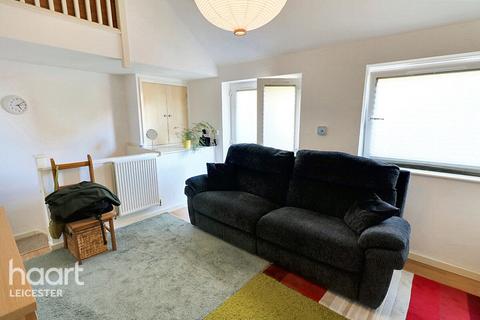 32 Brompton Road, Hamilton, Leicester, LE5 1PQ