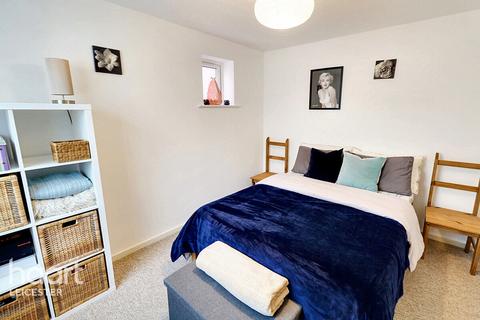 32 Brompton Road, Hamilton, Leicester, LE5 1PQ